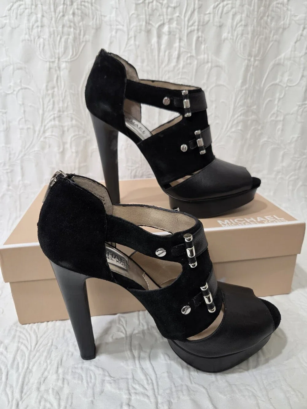 MICHAEL Michael Kors 8m box